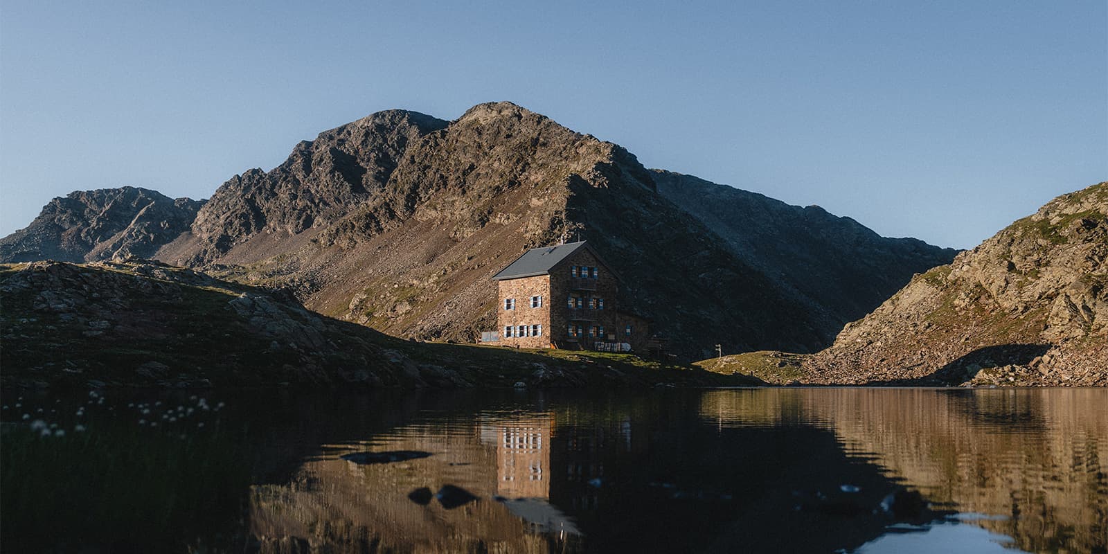 Flaggerschartenhütte in the Italian Alps on the Hufeisentour